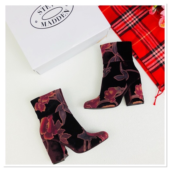 Steve Madden Goldie Block Heel Mid Floral Booties - Picture 2 of 8